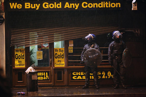 london riot we buy gold